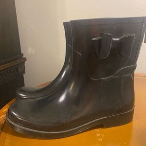 Jessica Simpson rain boot